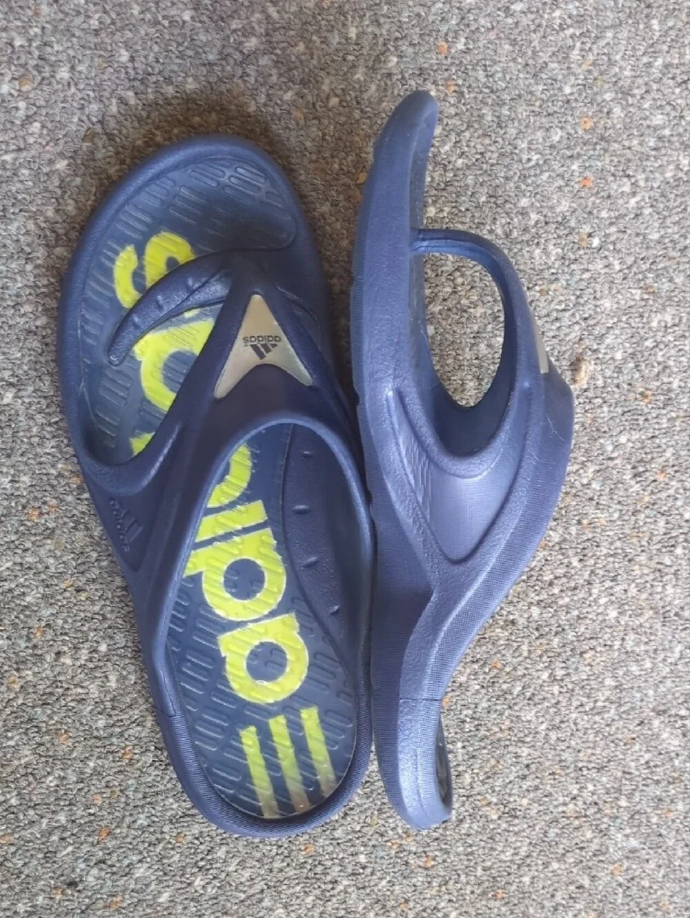 Adidas Men'sNavy Blue Flip Flop Sandals with Yellow Insole Graphics Size 7